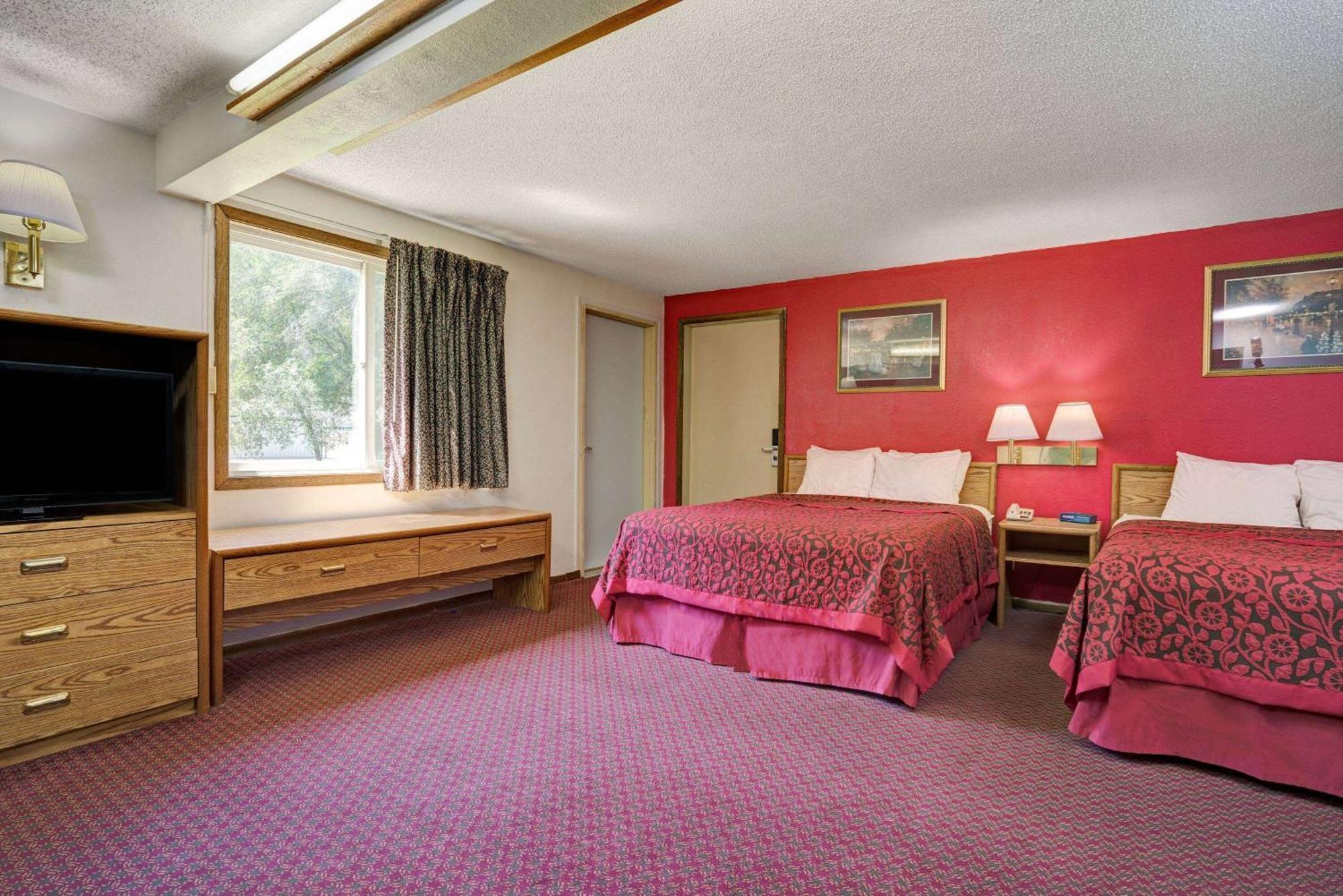 Travelodge By Wyndham Red Wing Exterior photo