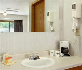 Travelodge By Wyndham Red Wing Room photo